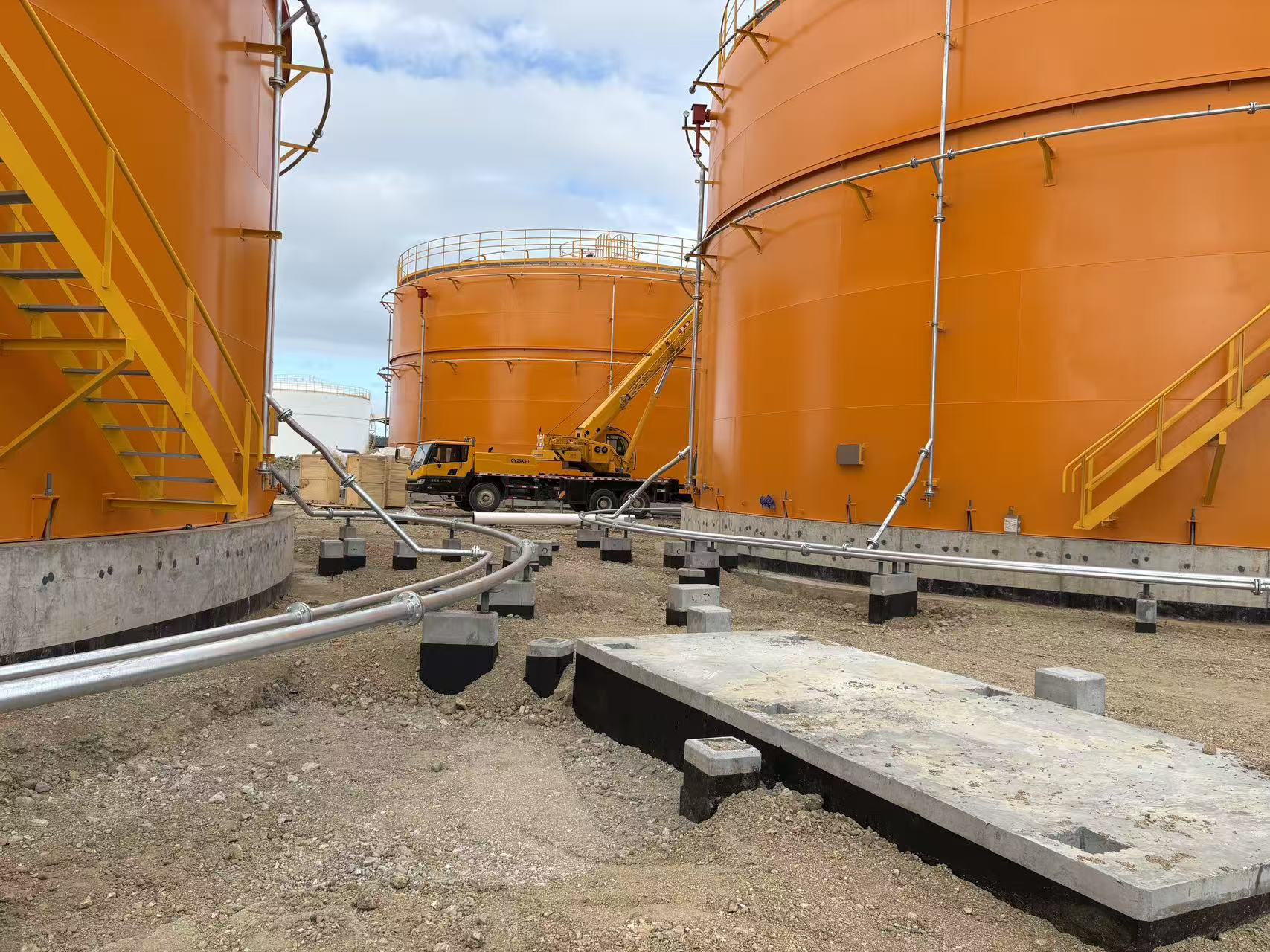 巴布亚新几内亚莫图凯燃料设施项目土建和机械安装工程项目